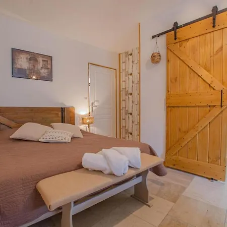 L'instant... Gasthuis Marolles-sous-Lignieres